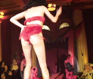 Burlesque Strip  SHOW -040- Laura Desiree Peepshow