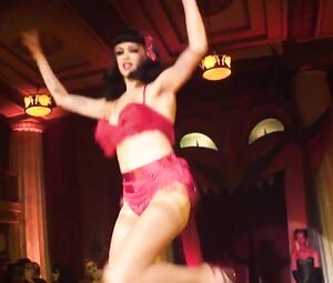 Burlesque Strip  SHOW -040- Laura Desiree Peepshow