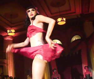 Burlesque Strip  SHOW -040- Laura Desiree Peepshow