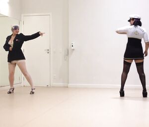 Burlesque Strip SHOW - Miss Sugarpuss