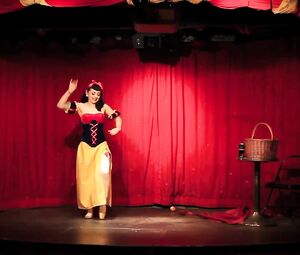 Strip BURLESK Show - Chantilly Lace