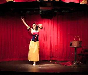 Strip BURLESK Show - Chantilly Lace