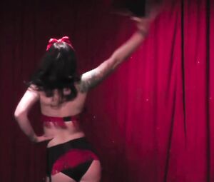 Strip BURLESK Show - Chantilly Lace