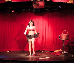 Strip BURLESK Show - Chantilly Lace