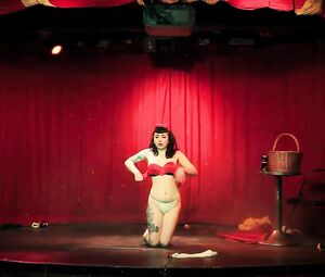 Strip BURLESK Show - Chantilly Lace