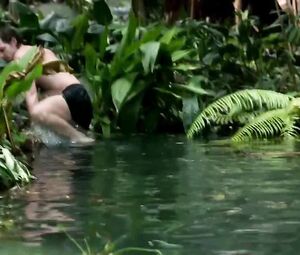 Isabell Gerschke nude - Fluss des Lebens - Verloren am Amazonas (2013)