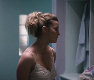 Alison Brie - Glow S01E01 (2017)