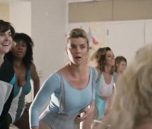 Alison Brie - Glow S01E01 (2017)