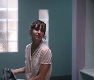 Alison Brie - Glow S01E01 (2017)