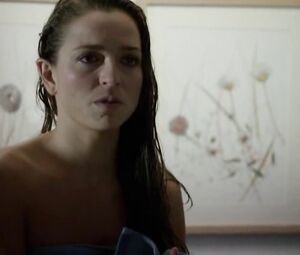 Cristina Alarcon - B&b, de boca en boca S02E05-09 (2015)