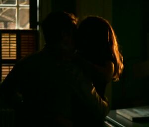 Dakota Johnson nude, Alison Brie, Leslie Man naked - How to Be Single (2016)