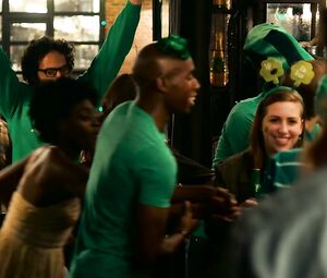 Dakota Johnson nude, Alison Brie, Leslie Man naked - How to Be Single (2016)