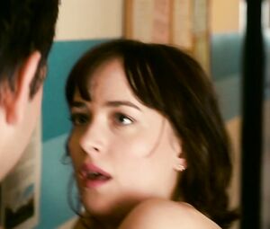 Dakota Johnson nude, Alison Brie, Leslie Man naked - How to Be Single (2016)