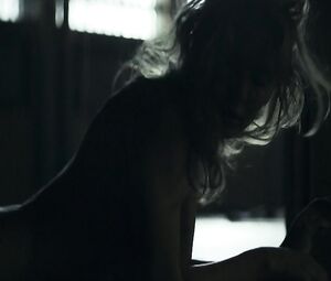 Daniela Schulz nude - Totes Land (2014)