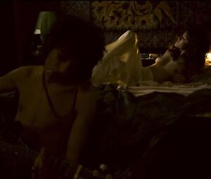 Natalia Avelon nude - Das wilde Leben (2007)