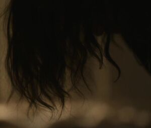 Elisabeth Moss, Linda Ngo - Top Of The Lake S02E05 (2017)