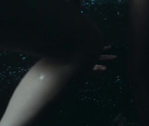 Haley Bennett, Emily Blunt - Girl On The Train (2016)