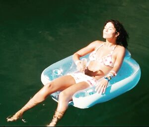 Jessica Szohr, Kelly Brook, Riley Steele - Piranha (2010)