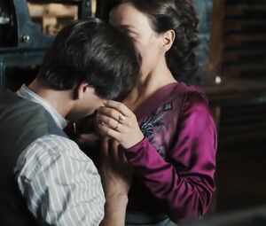 Josefine Preuss, Julia Koschitz, Lili Epply - Das Sacher. In bester Gesellschaft (2016)