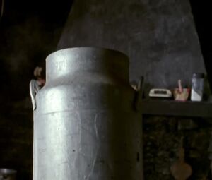 Marta Etura nude - La vida que te espera (2004)