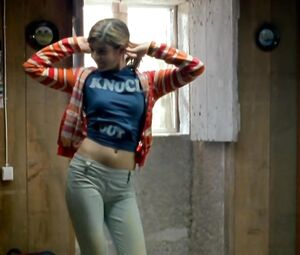 Marta Etura nude - La vida que te espera (2004)