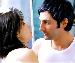 Leticia Dolera nude - Semen, una historia de amor (2005)