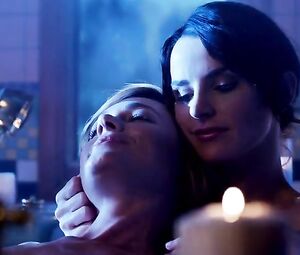 Naked Ana Alexander - Crystal Allen - Femme Fatales s01e09 (2010)