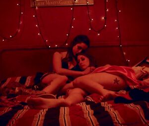 Naked Natalie Dickinson, Ashleigh Domangue Sexy - American Unicorns (2014)