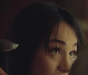 Naked Amanda Ryan - The Hunger (1997)