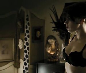 Naked Eva Mendes, Fairuza Balk, Katie Chonacas Sexy - The Bad Lieutenant Port Of Call