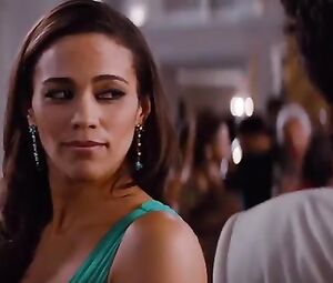 Naked Paula Patton Sexy - Mission Impossible 4 (2011)