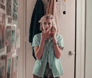 Naked Annabelle Dexter-Jones Nude - Cecile on the Phone (2017)