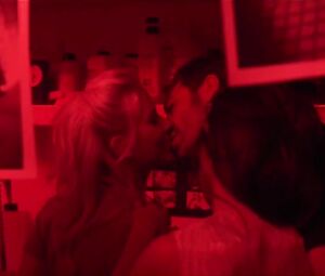 Naked Scarlett Johansson, Penรฉlope Cruz Sexy - Vicky Cristina Barcelona (2008)