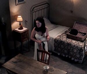 Naked Christina Ricci Sexy - The Man Who Cried (2000)