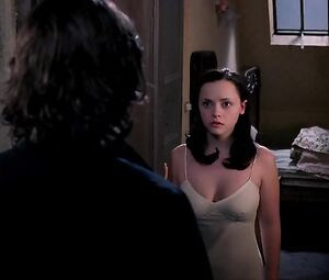Naked Christina Ricci Sexy - The Man Who Cried (2000)