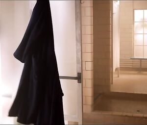 Naked Anna Kendrick Sexy โ Pitch Perfect (2012)