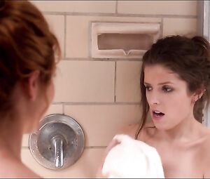 Naked Anna Kendrick Sexy โ Pitch Perfect (2012)