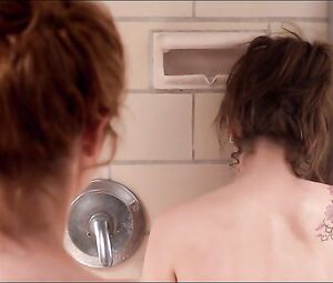 Naked Anna Kendrick Sexy โ Pitch Perfect (2012)