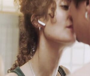 Naked Irene Anula Sexy - Insuficiente (2017)