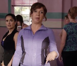 Naked Salma Hayek, Maria Bello Sexy - Grown Ups 2 (2013)