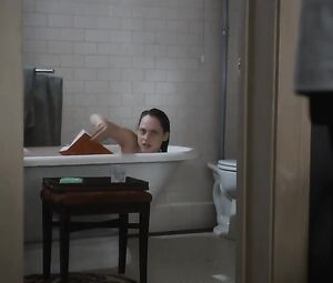 Naked Carole Weyers, Rachel Brosnahan, Alexia Fast Sexy - Manhattan s01-02 (2014)