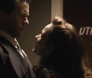 Naked Carole Weyers, Rachel Brosnahan, Alexia Fast Sexy - Manhattan s01-02 (2014)