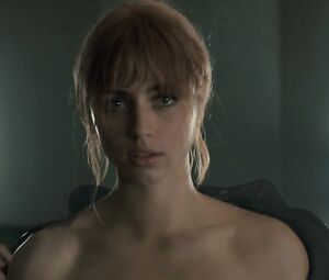 Naked Mackenzie Davis - Blade Runner 2049 (2017)
