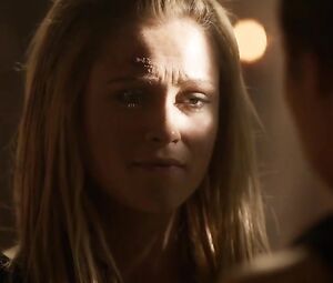 Hot bedroom scene Eliza Taylor Sexy - The 100 S03E07 (2016) Lesbian-Hot