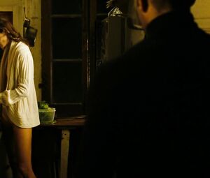 Sexy Mini Anden nude - The Mechanic (2011)