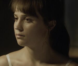 Sexy Alicia Vikander, Riley Keough nude - Earthquake Bird (2019)