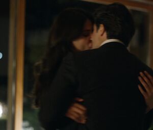 Sexy Catrinel Marlon nude - La Porta Rossa s01e05 (2017)