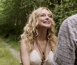 Sexy Heather Graham hot - Get Shorty s03e07 (2019)