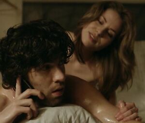 Sexy Sanne Langelaar, Sophie Vroegop nude - Alles Is Familie (2012)