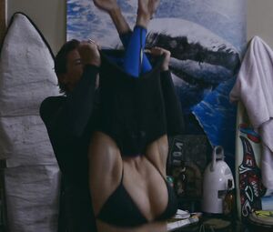 Nude Estella Warren - Undateable John (2019)